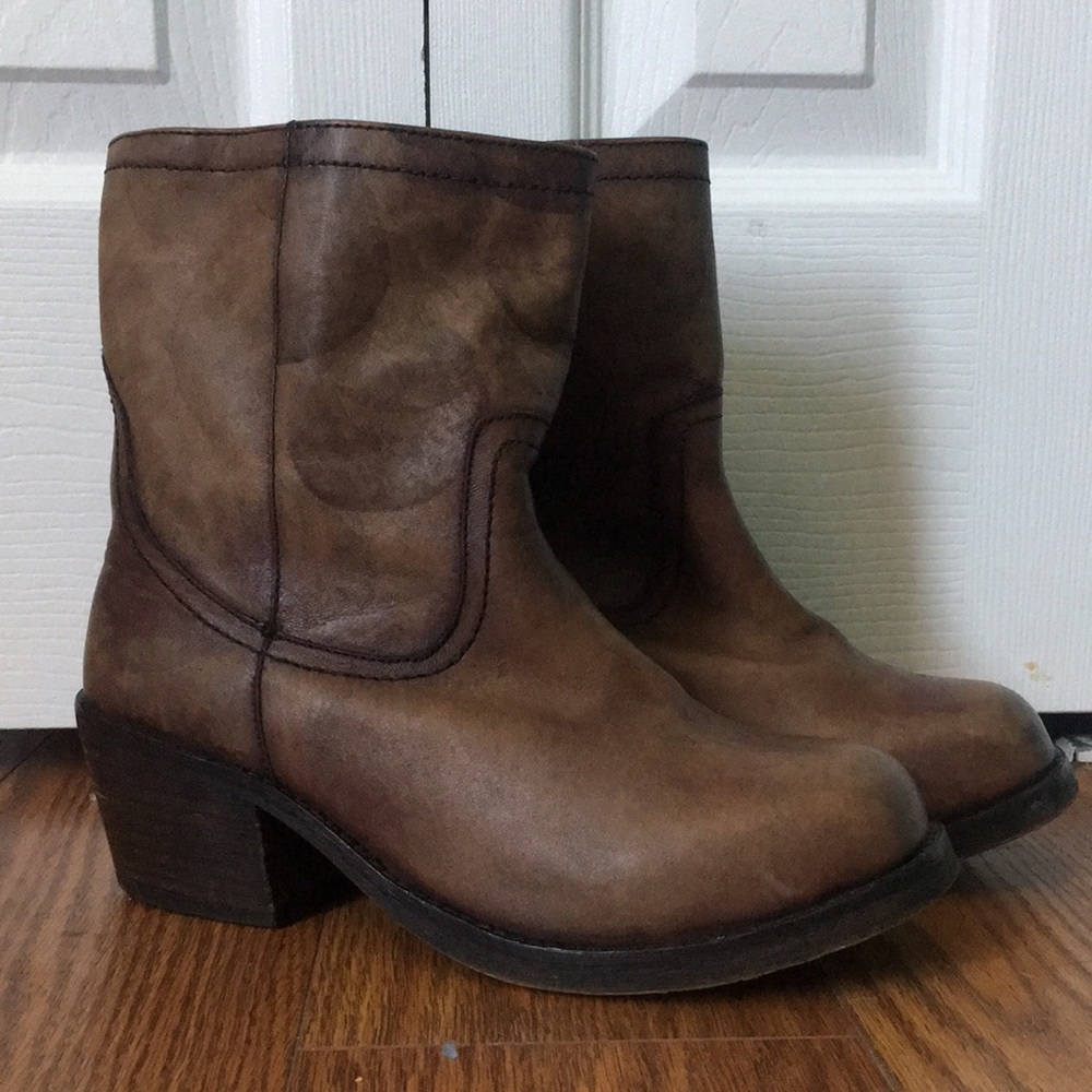 Carvella by Kurt Geiger Boots